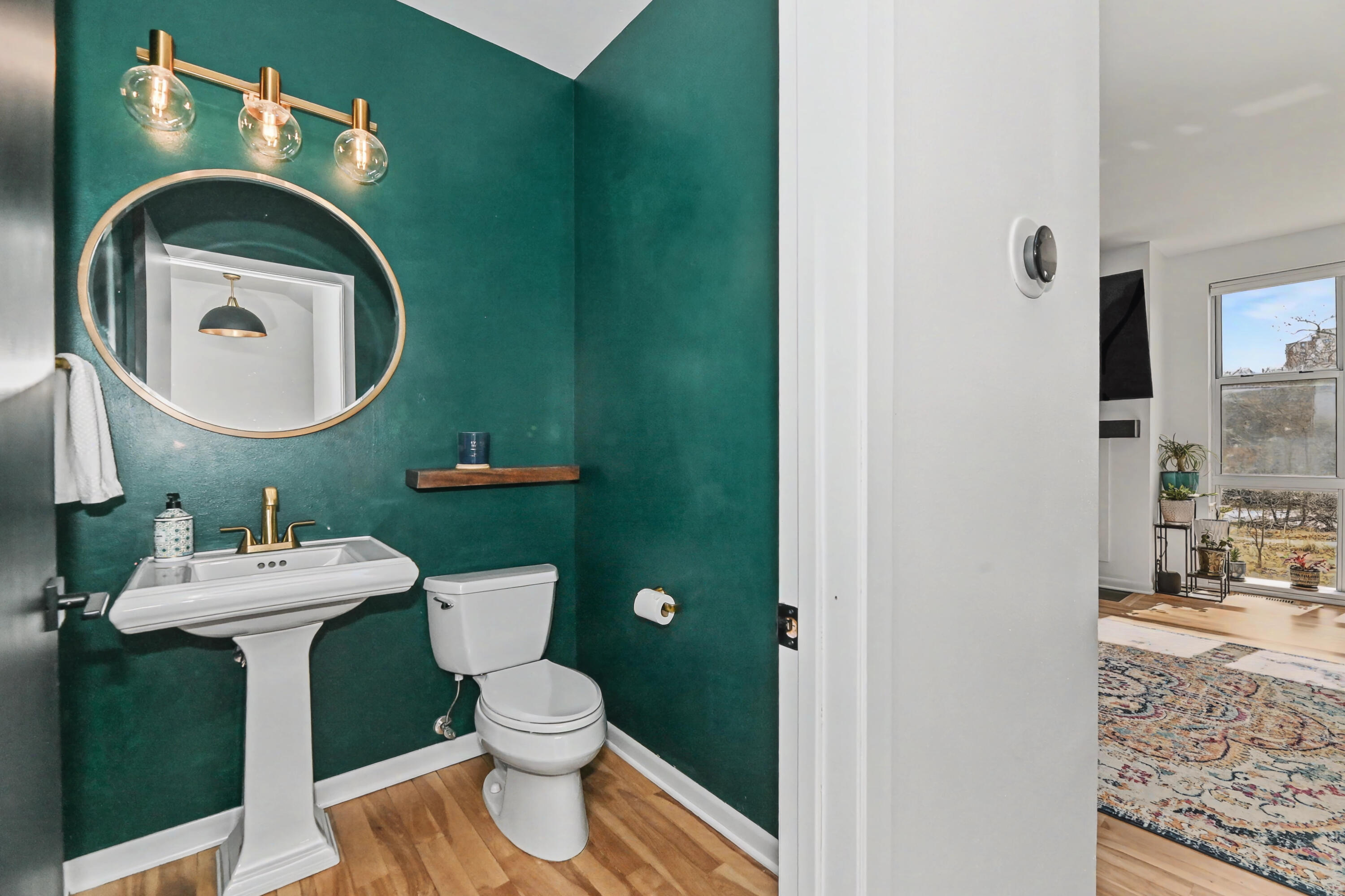 2175 North Riverboat Road Milwaukee, WI 53212 - Photo 27 of 50 Half Bath on Main