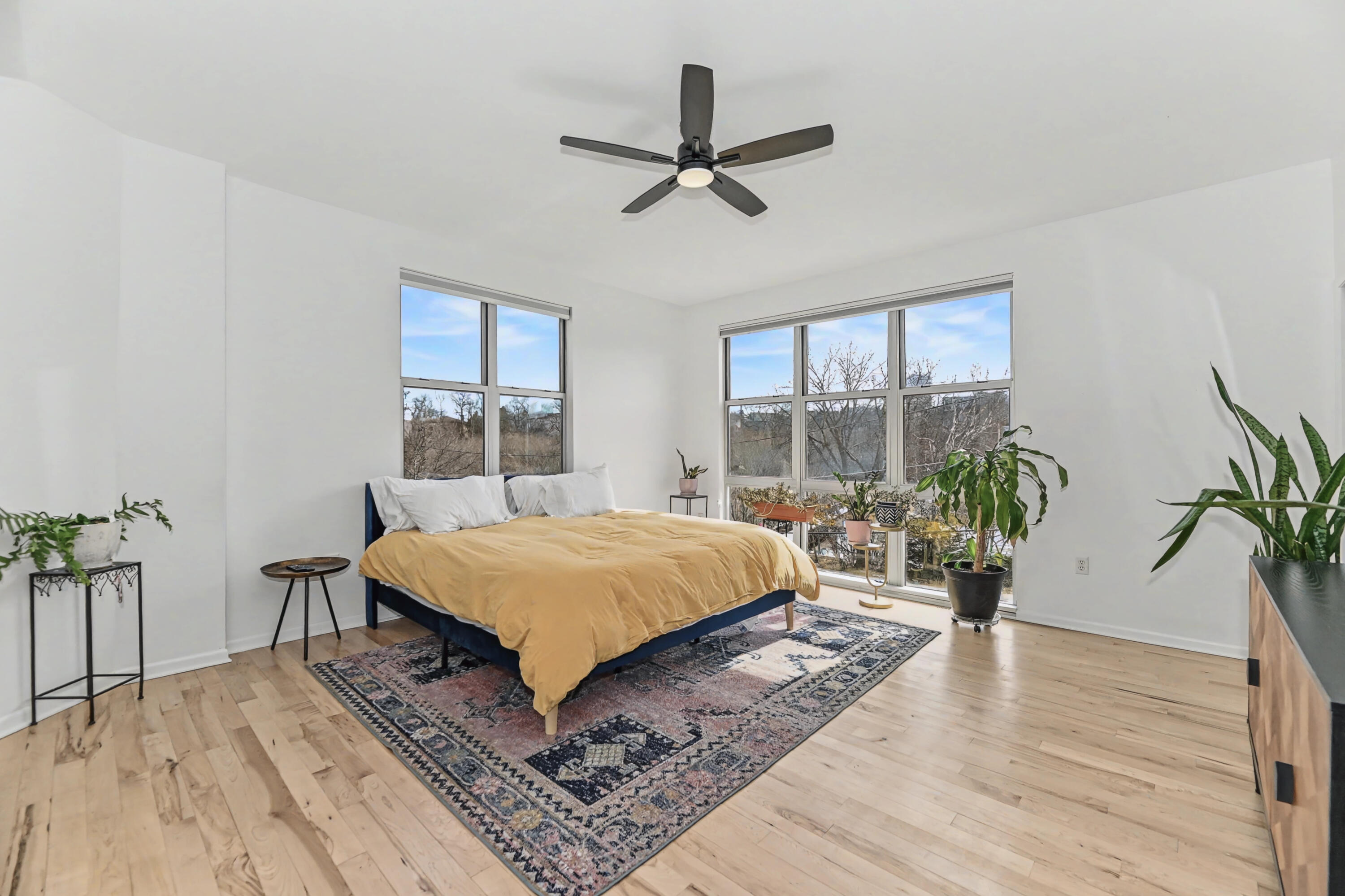 2175 North Riverboat Road Milwaukee, WI 53212 - Photo 29 of 50 Primary Bedroom