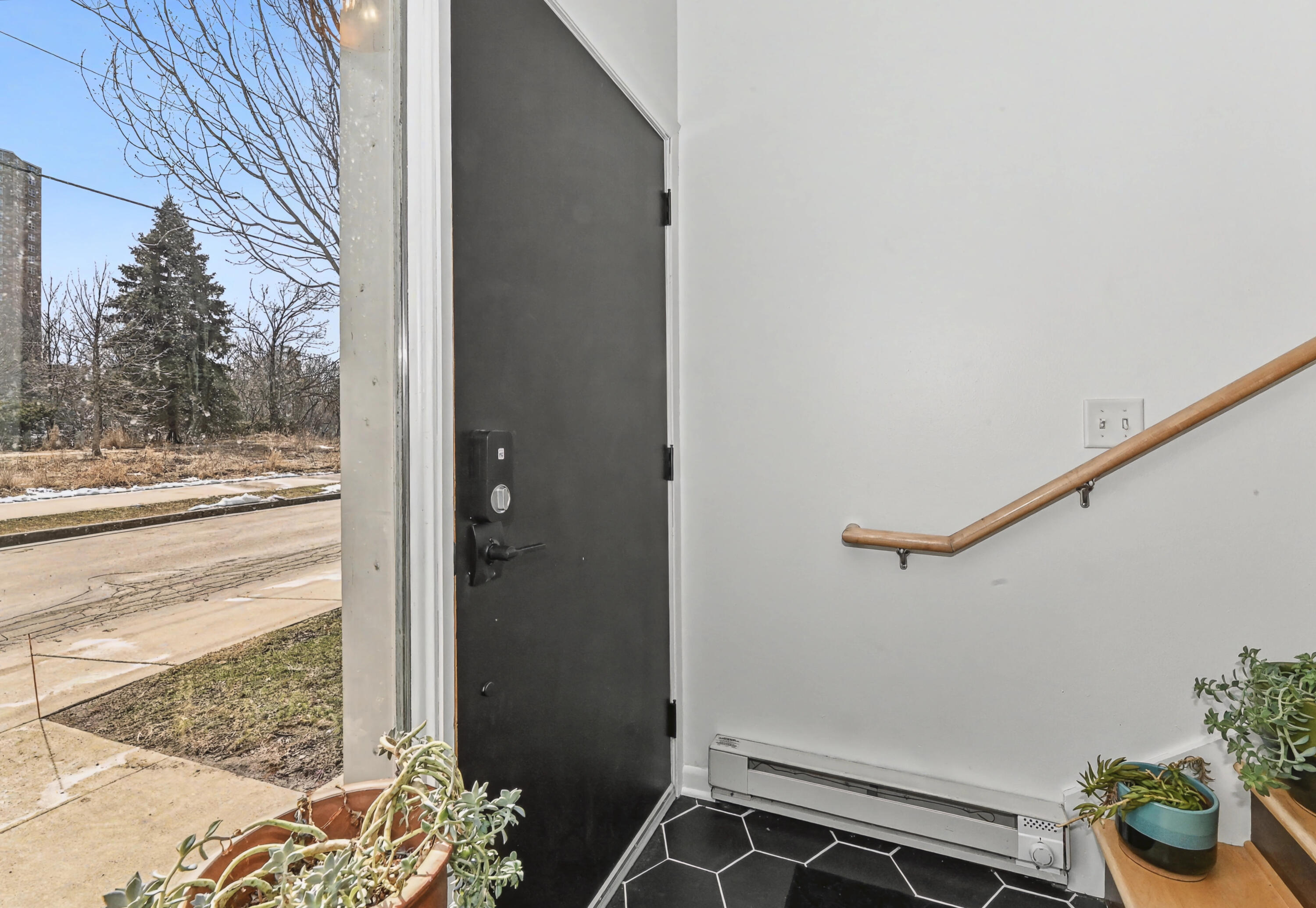 2175 North Riverboat Road Milwaukee, WI 53212 - Photo 10 of 50 Lower Entryway