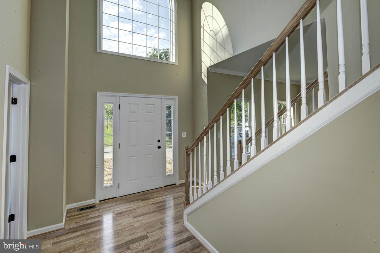 9216 Coleman Thomas Road Columbia, MD 21046 - Photo 3 of 21 Foyer