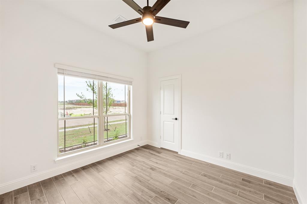 409 Loftsmoor Lane Red Oak, TX 75154 - Photo 5 of 40