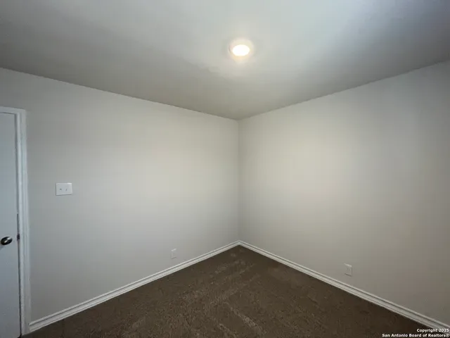 an empty room with a empty space