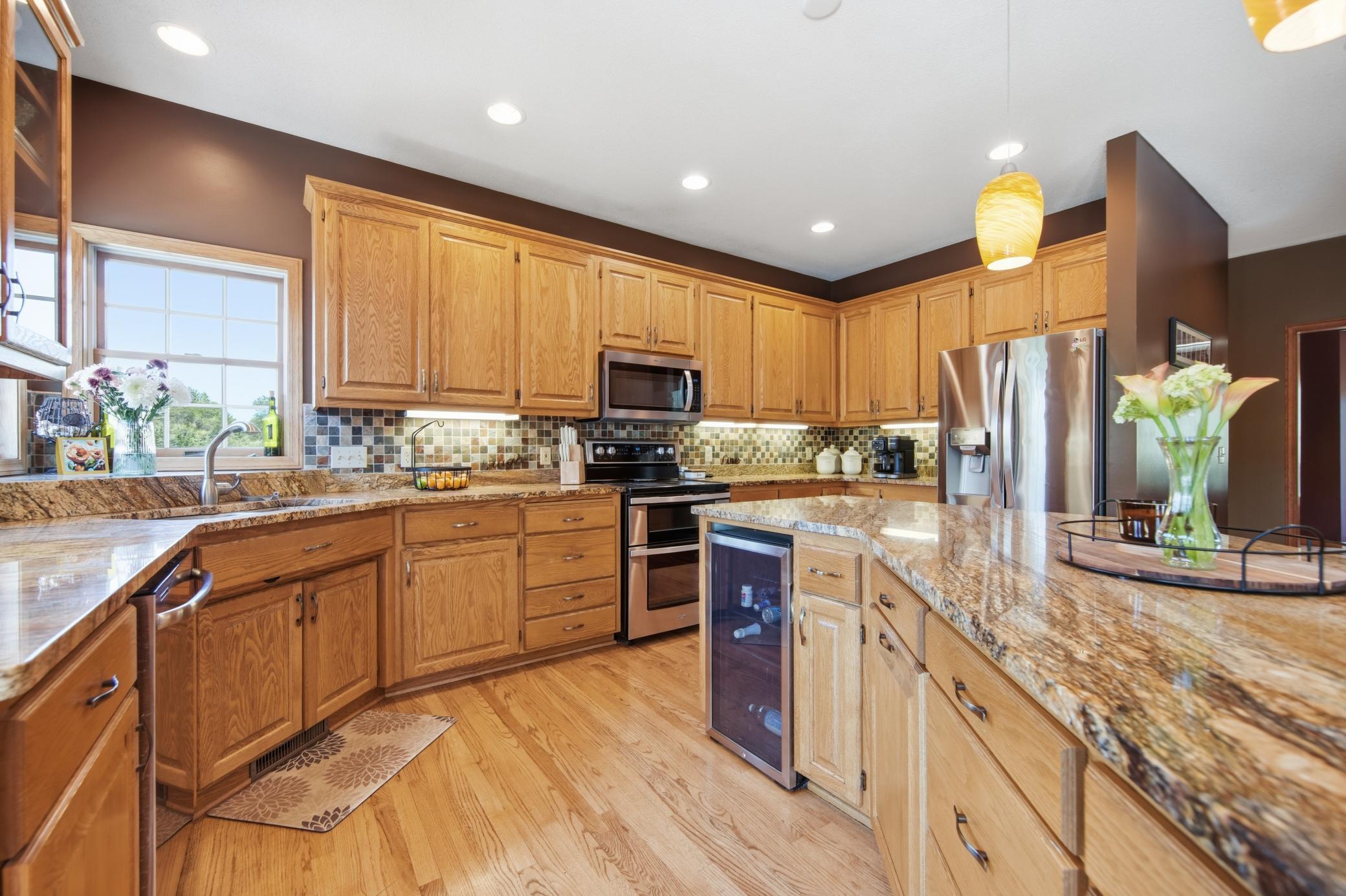923 Cloverleaf Circle Hudson, WI 54016 - Photo 13 of 60