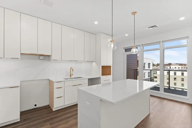 $477,000 | 125 Cambrian Way, Unit 602, Burlington, VT 05401