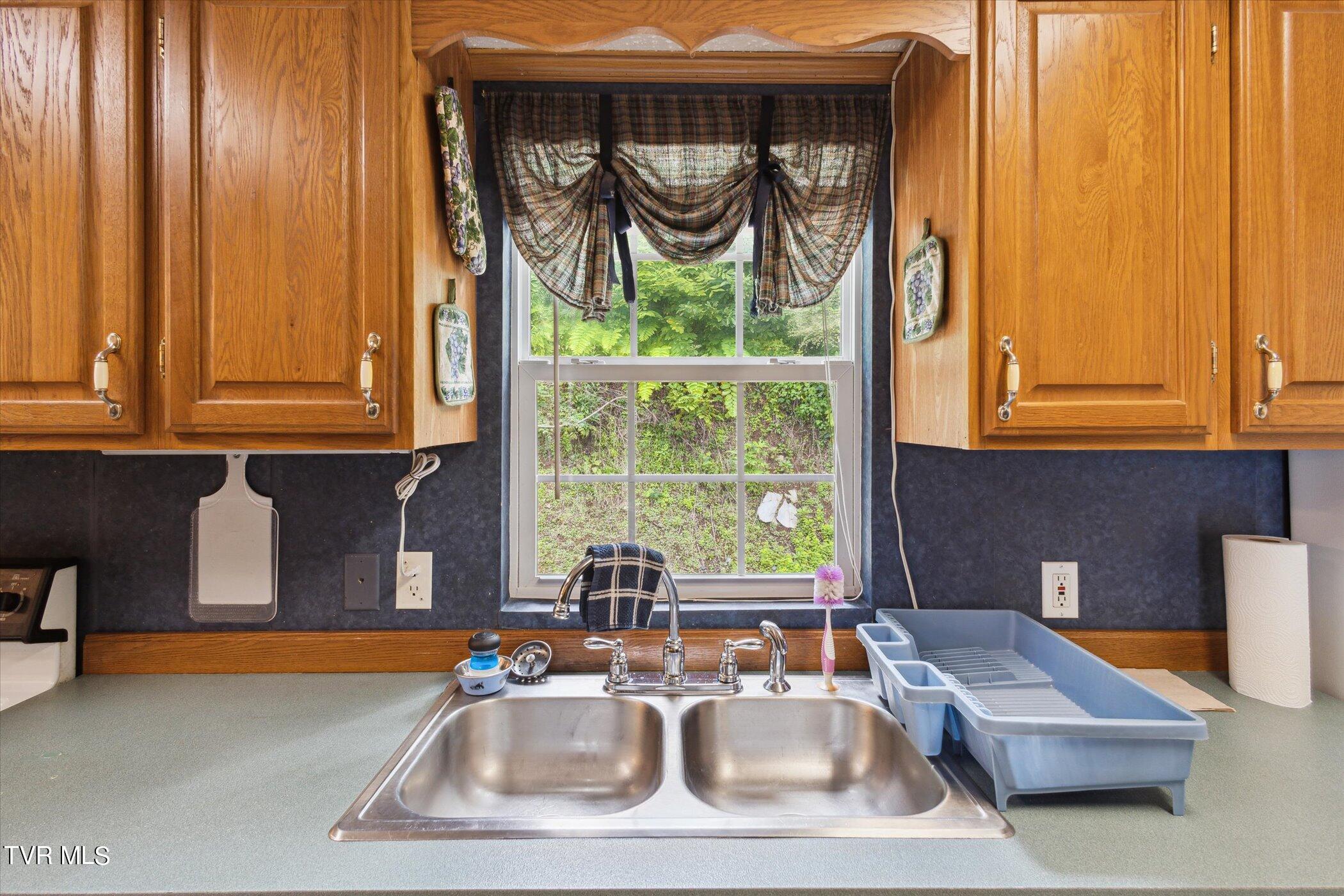 248 Jenkins Hollow Road Elizabethton, TN 37643 - Photo 11 of 24 11-248-Jenkins-Hollow-Rd-Elizabethton-TN