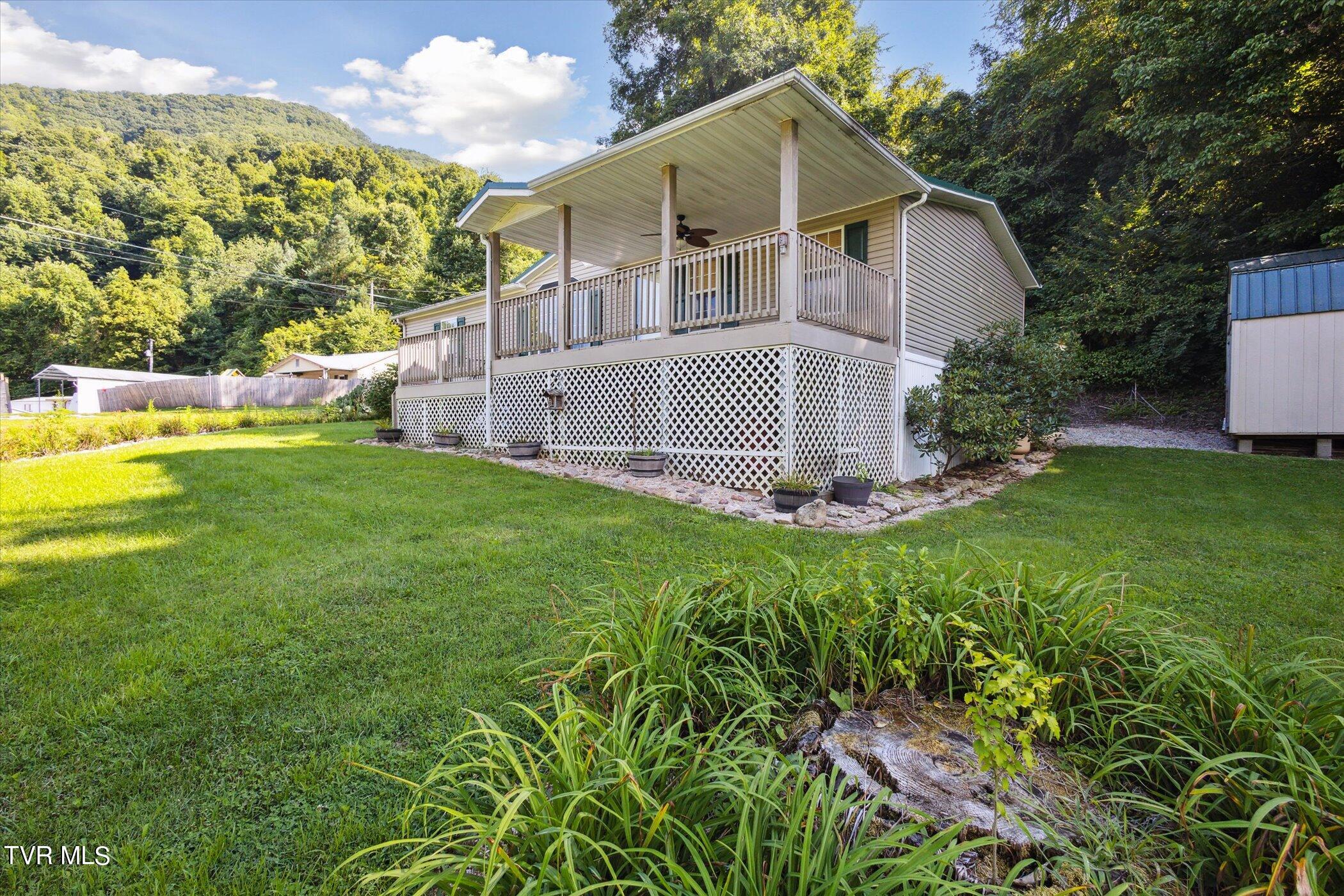 248 Jenkins Hollow Road Elizabethton, TN 37643 - Photo 4 of 24 04-248-Jenkins-Hollow-Rd-Elizabethton-TN