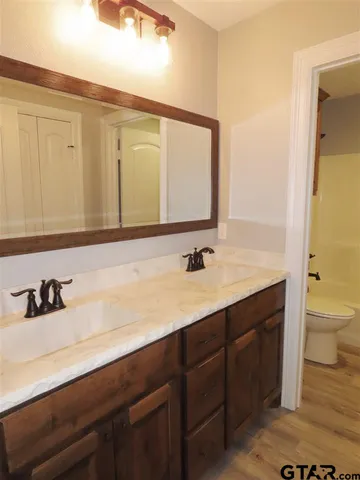 $2,700 | 209 Meadow Lane, Lindale, TX 75771