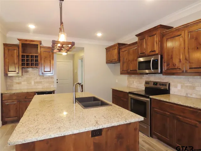 $2,700 | 209 Meadow Lane, Lindale, TX 75771