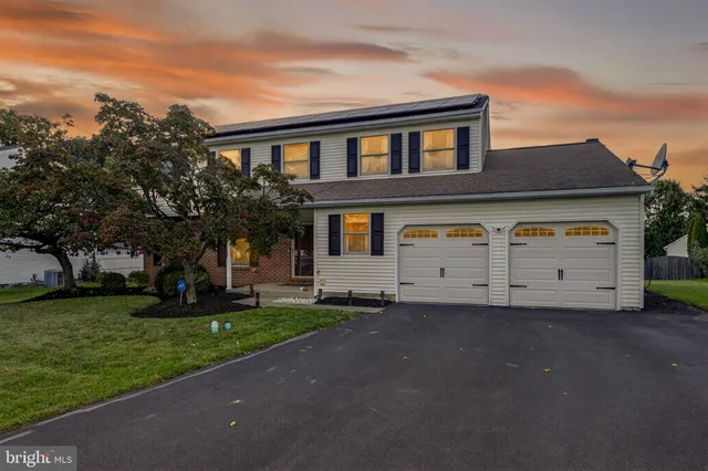 $699,900 | 1520 Fairgrounds Road, Hatfield, PA 19440