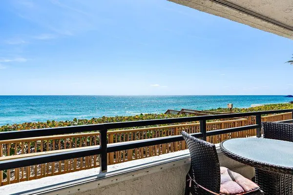 $7,500 | 3560 South Ocean Boulevard, Unit 200, South Palm Beach, FL 33480