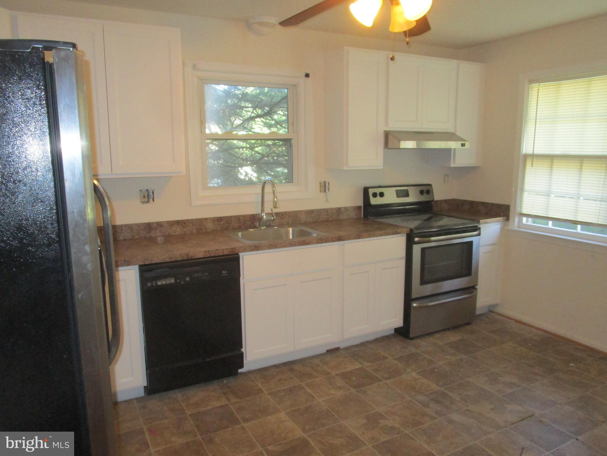 3007 Ramsgate Place Fort Washington, MD 20744 - Photo 3 of 12 New kitchen cabinets and countertop.