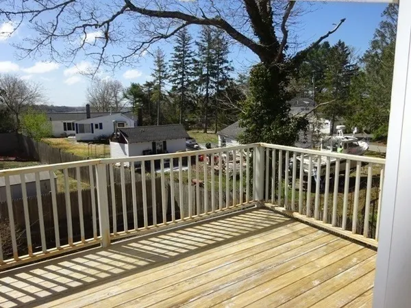 $1,750 | 17 B Oakley Avenue, Bourne, MA 02532