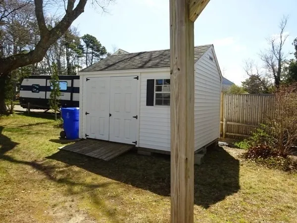 $1,750 | 17 B Oakley Avenue, Bourne, MA 02532