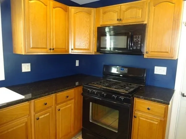 $1,750 | 17 B Oakley Avenue, Bourne, MA 02532