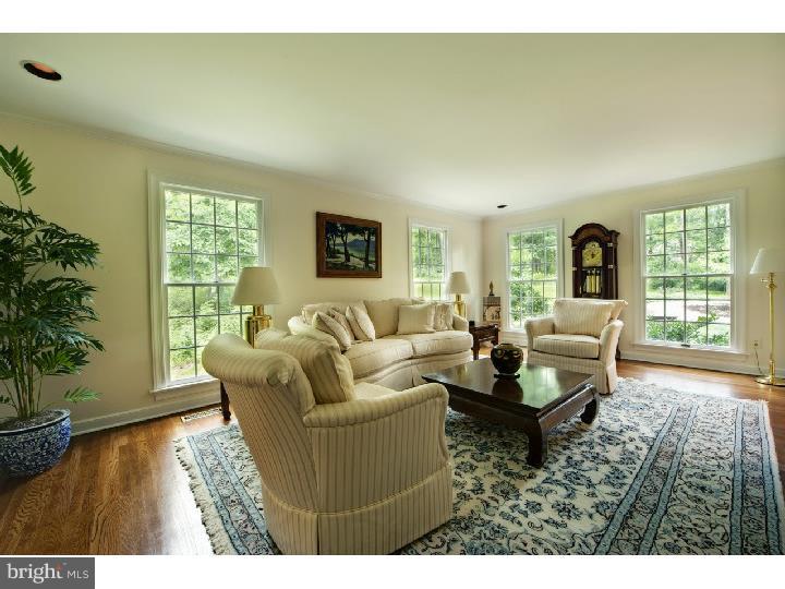 21 Maher Lane Newtown, PA 18940 - Photo 4 of 11 Gallery Image 4