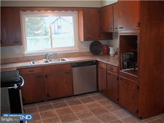 7 Chetwynd Road Paoli, PA 19301 - Photo 3 of 12 Kitchen
