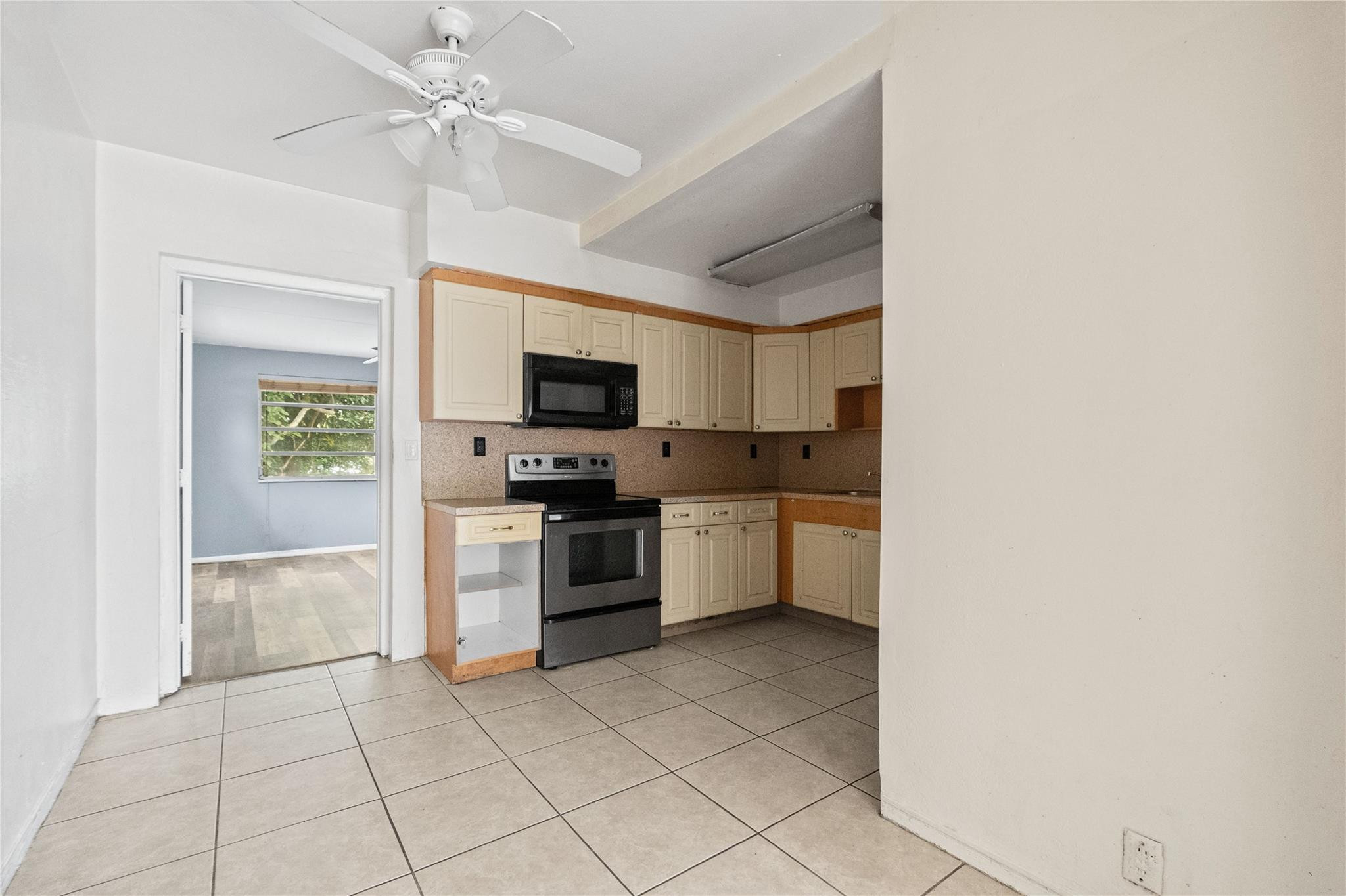 5705 Harding Street Hollywood, FL 33021 - Photo 15 of 38 Photo 15