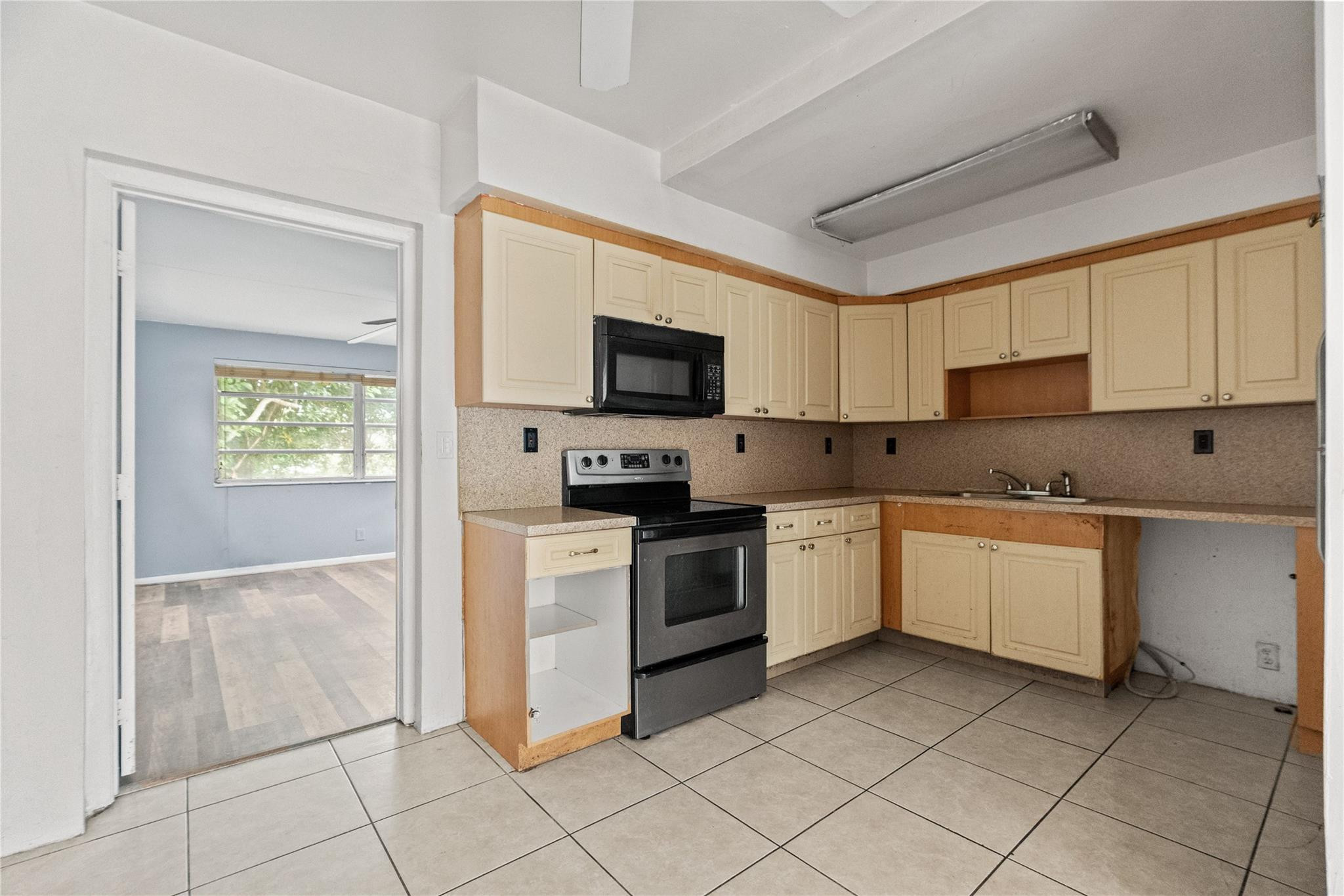 5705 Harding Street Hollywood, FL 33021 - Photo 16 of 38 Photo 16
