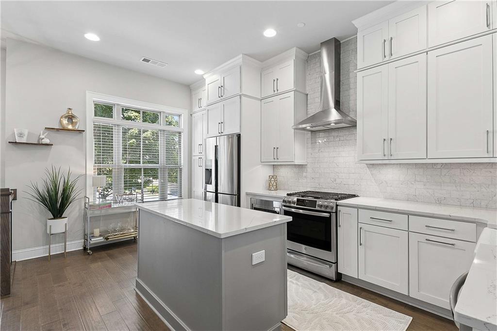 4302 Parkside Place Atlanta, GA 30342 - Photo 10 of 30