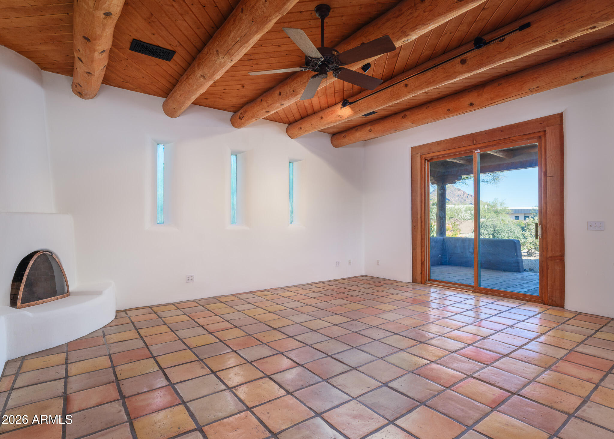 5507 North Palo Cristi Road Paradise Valley, AZ 85253 - Photo 21 of 41 a view of a room & window
