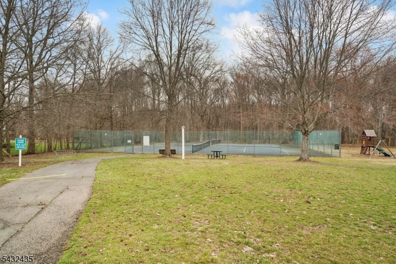 118 Coppertree Court Edison, NJ 08820 - Photo 26 of 38