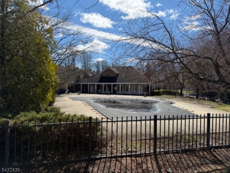 118 Coppertree Court Edison, NJ 08820 - Photo 27 of 38