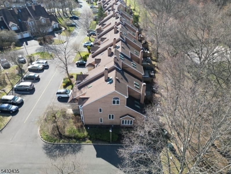 118 Coppertree Court Edison, NJ 08820 - Photo 3 of 38