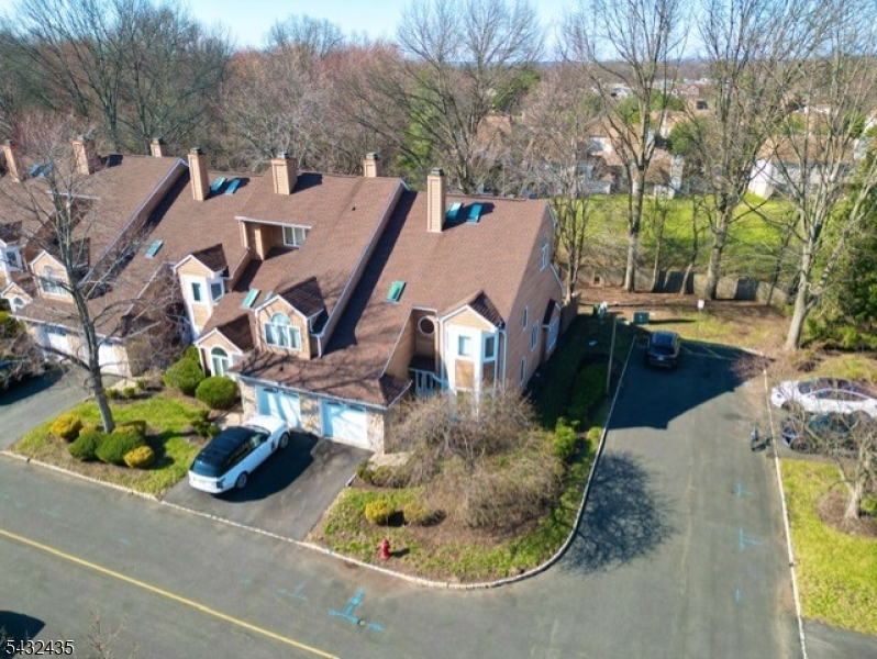 118 Coppertree Court Edison, NJ 08820 - Photo 4 of 38