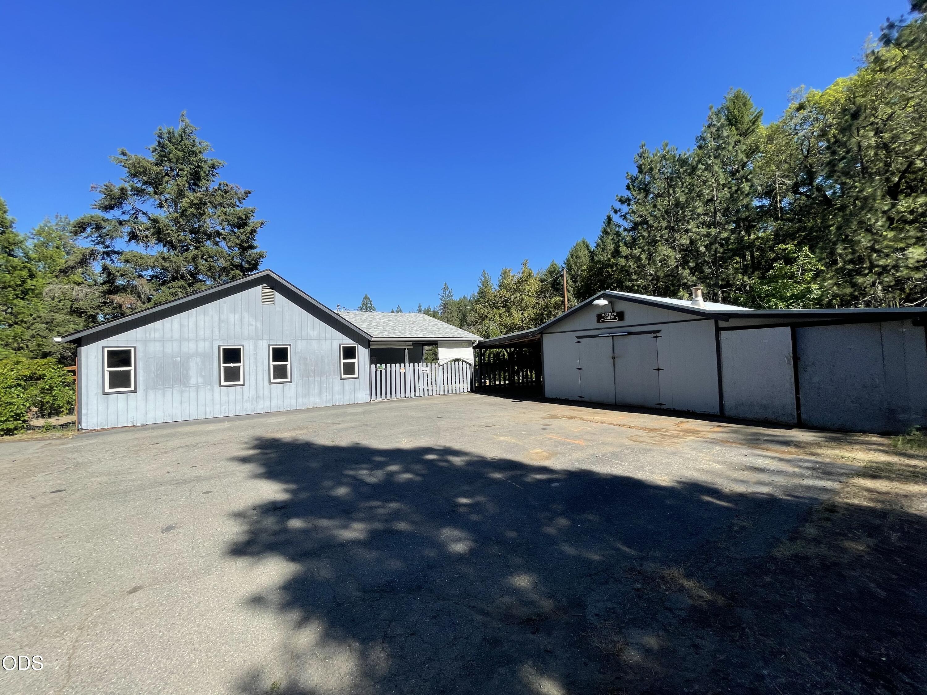 2640 Birdseye Creek Road Gold Hill, OR 97525 - Photo 8 of 49