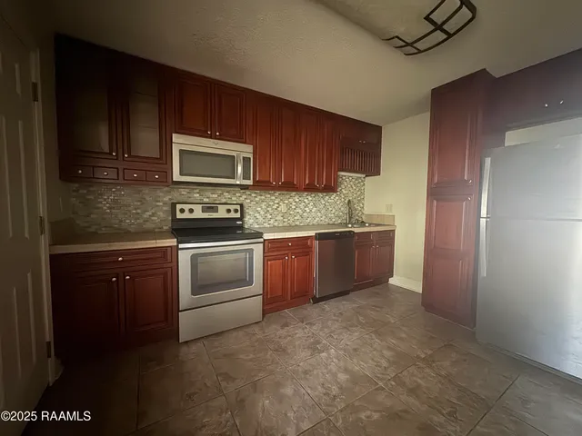 $129,000 | 310 Ella Street, Unit 114, Lafayette, LA 70506