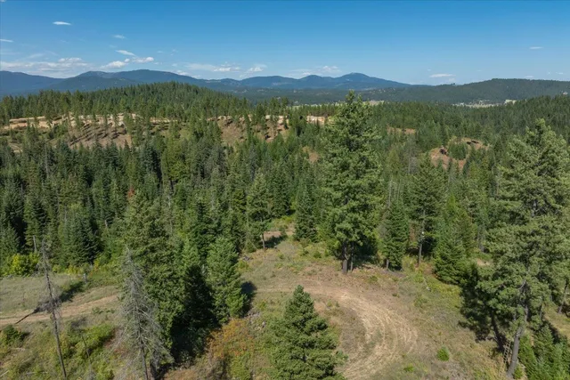 $1,500,000 | 21620 East Lakeview Road, Newman Lake, WA 99025