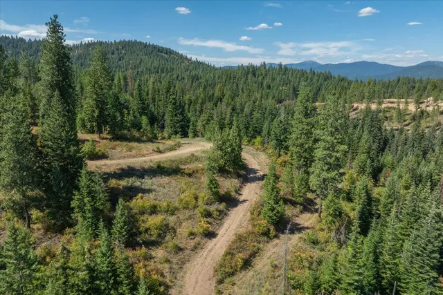$1,500,000 | 21620 East Lakeview Road, Newman Lake, WA 99025