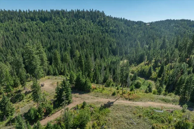 $1,500,000 | 21620 East Lakeview Road, Newman Lake, WA 99025