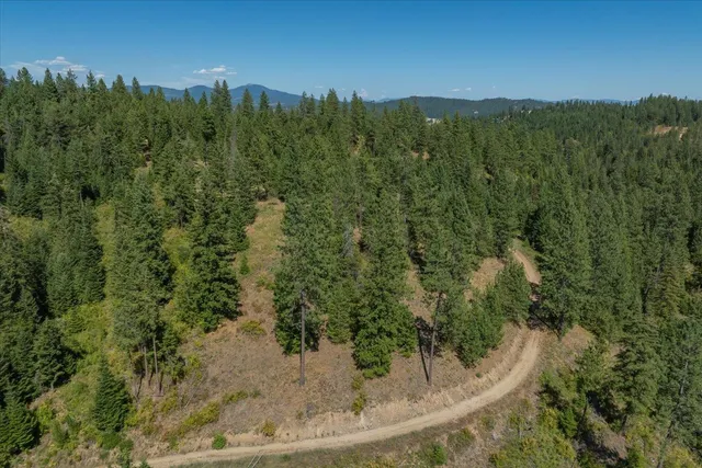 $1,500,000 | 21620 East Lakeview Road, Newman Lake, WA 99025