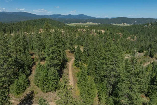 $1,500,000 | 21620 East Lakeview Road, Newman Lake, WA 99025