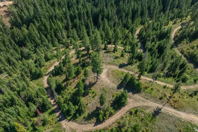 $1,500,000 | 21620 East Lakeview Road, Newman Lake, WA 99025