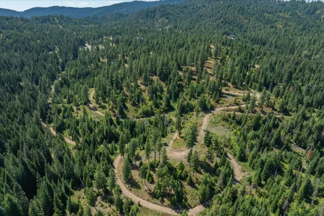 $1,500,000 | 21620 East Lakeview Road, Newman Lake, WA 99025