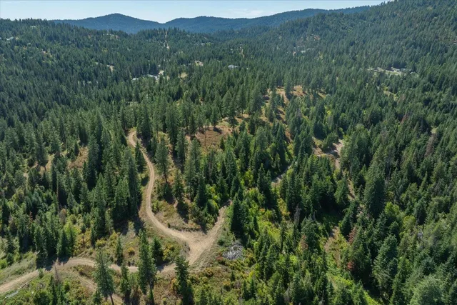 $1,500,000 | 21620 East Lakeview Road, Newman Lake, WA 99025