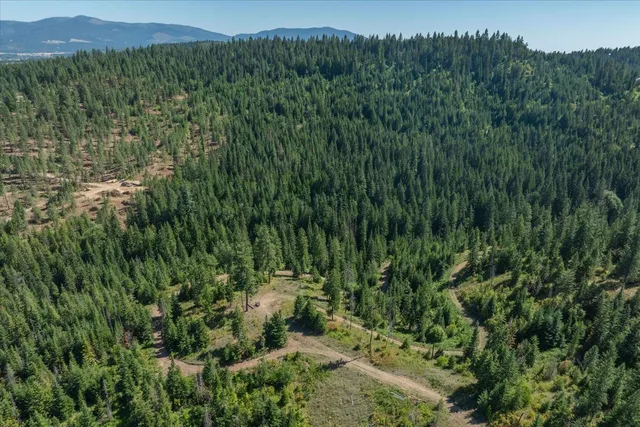 $1,500,000 | 21620 East Lakeview Road, Newman Lake, WA 99025