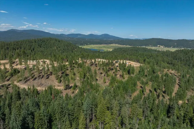 $1,500,000 | 21620 East Lakeview Road, Newman Lake, WA 99025