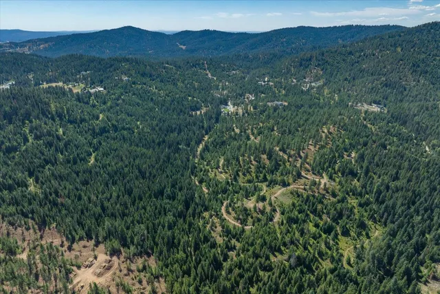 $1,500,000 | 21620 East Lakeview Road, Newman Lake, WA 99025