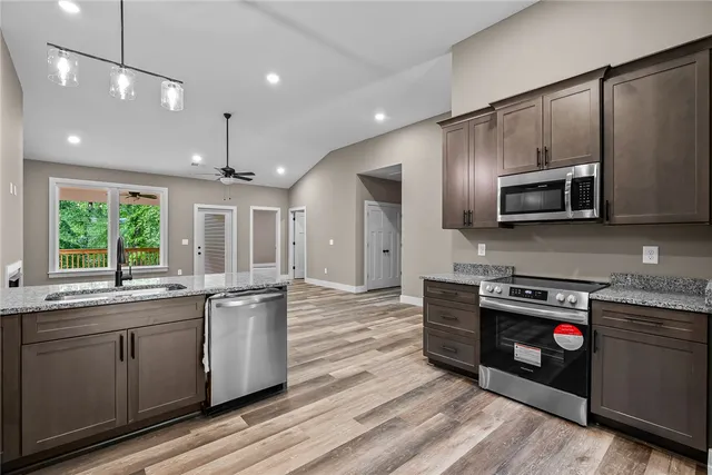 $384,900 | 156 Grand Oak Circle, Pendleton, SC 29670