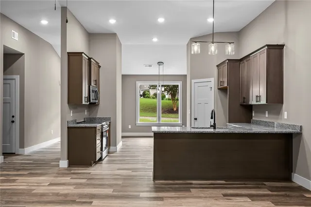 $384,900 | 156 Grand Oak Circle, Pendleton, SC 29670