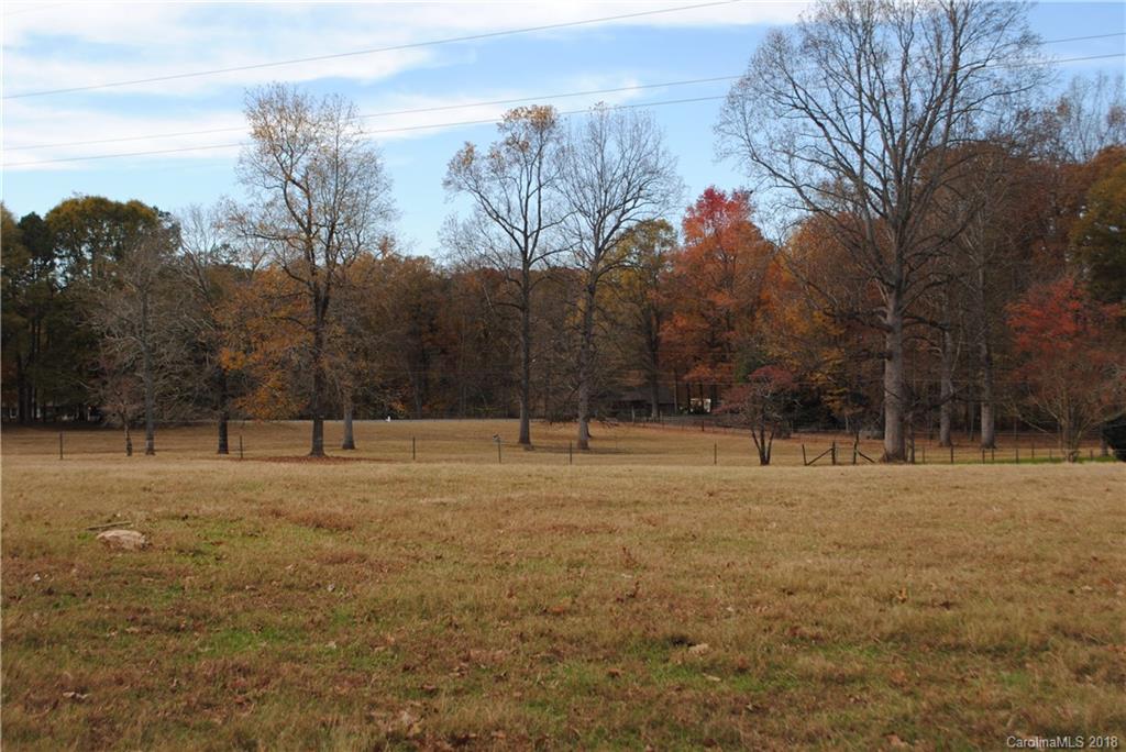 11628 Abernathy Road Charlotte, NC 28216 - Photo 10 of 24 Gallery Image 10