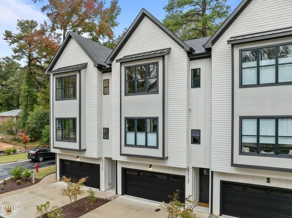$987,500 | 811 Maple Berry Lane, Unit 105, Raleigh, NC 27607