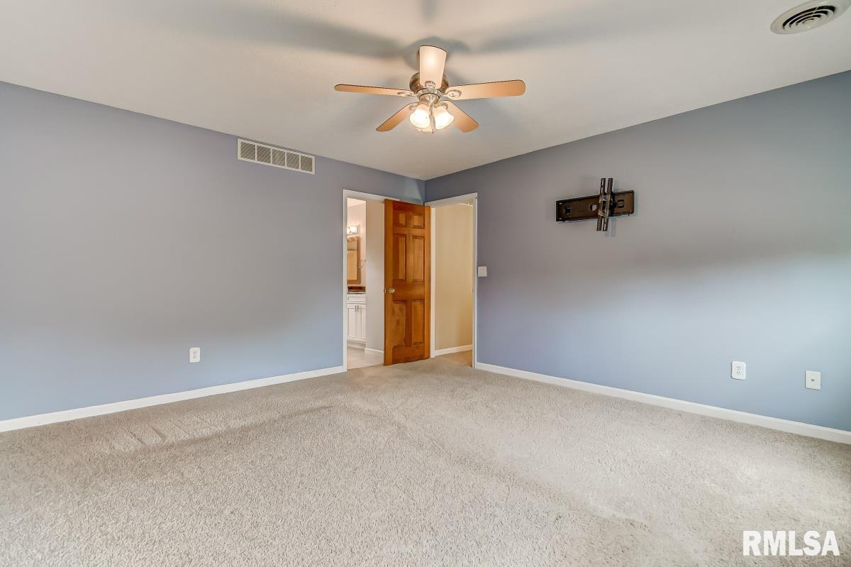 2501 Shadow Chaser Drive Springfield, IL 62711 - Photo 22 of 41
