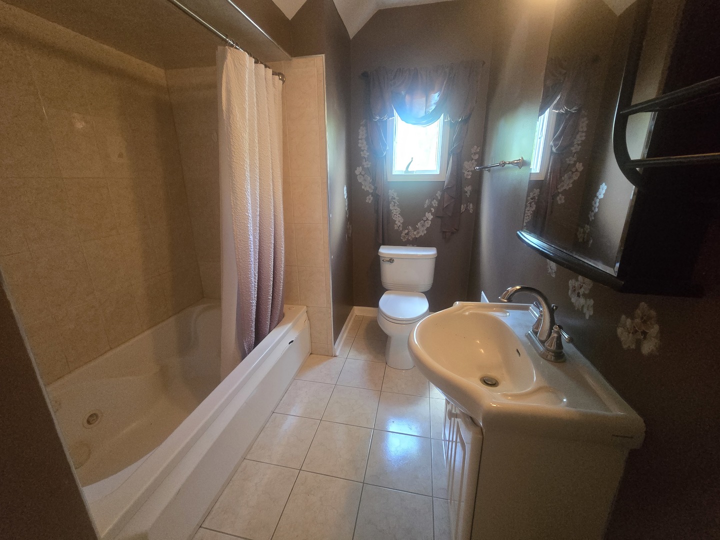 312 Nuttall Road Riverside, IL 60546 - Photo 20 of 35 a bathroom with a sink a toilet and shower