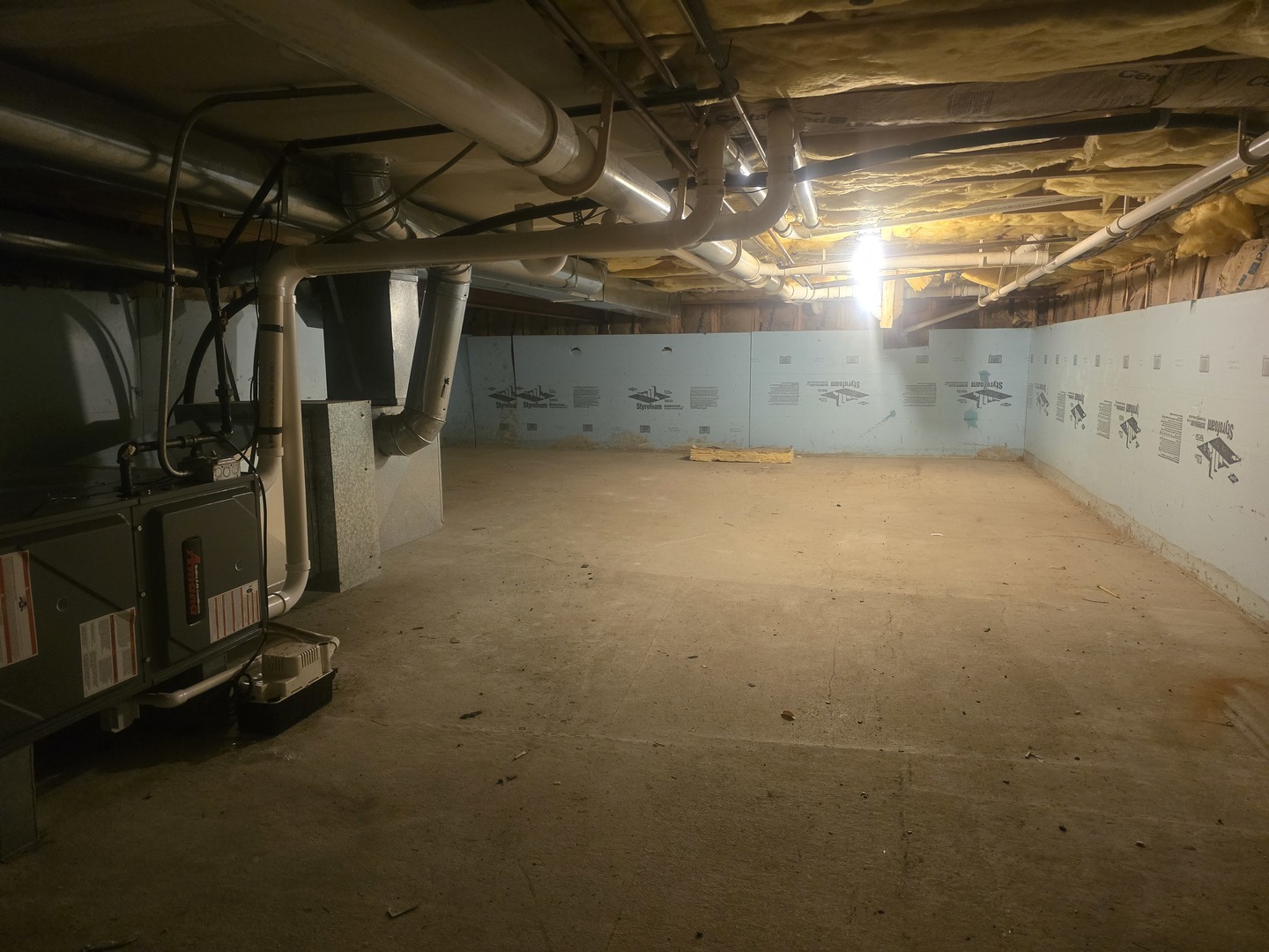 312 Nuttall Road Riverside, IL 60546 - Photo 23 of 35 a view of a room with gym equipment