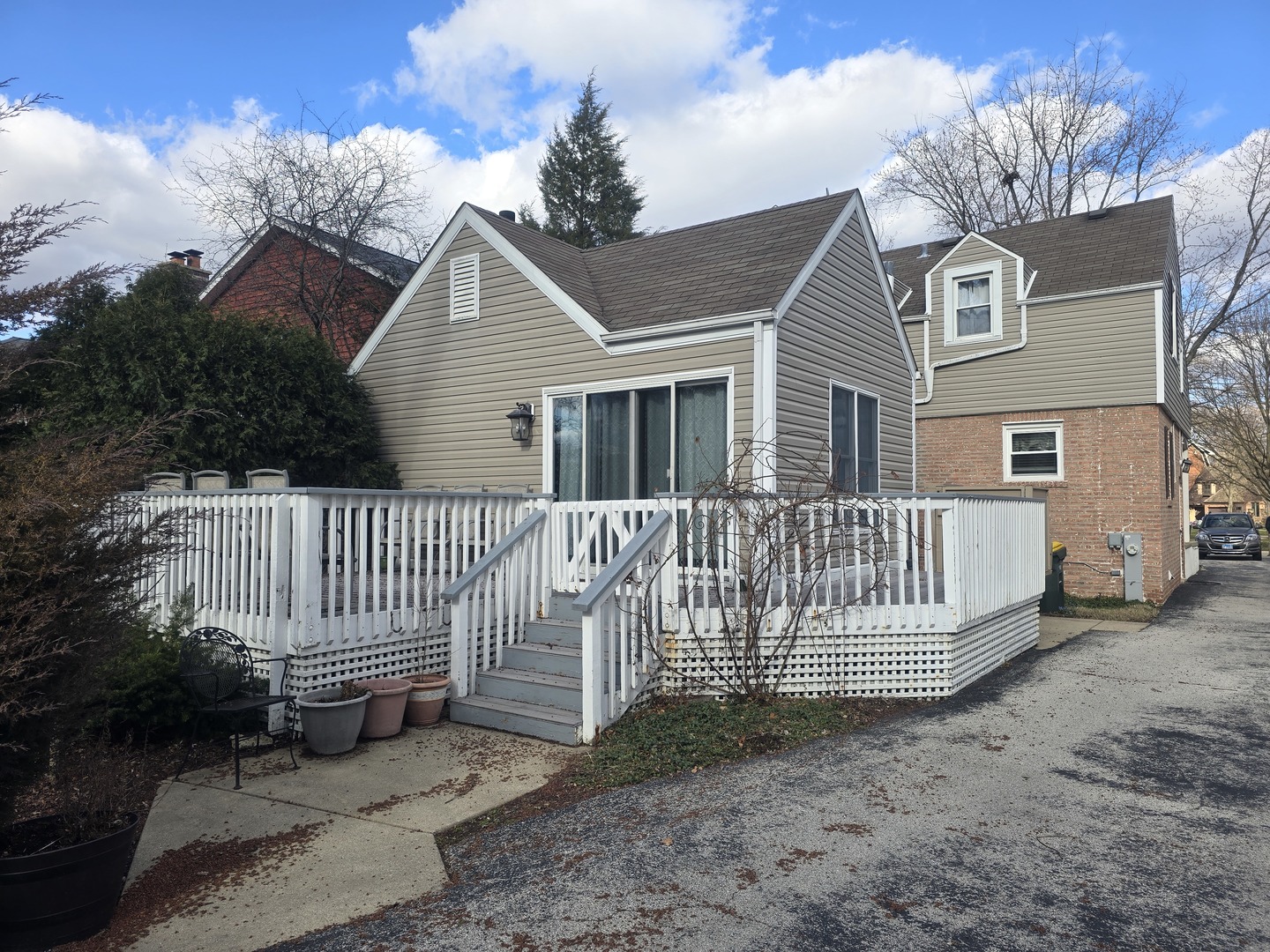 312 Nuttall Road Riverside, IL 60546 - Photo 28 of 35 a front view of a house with a yard