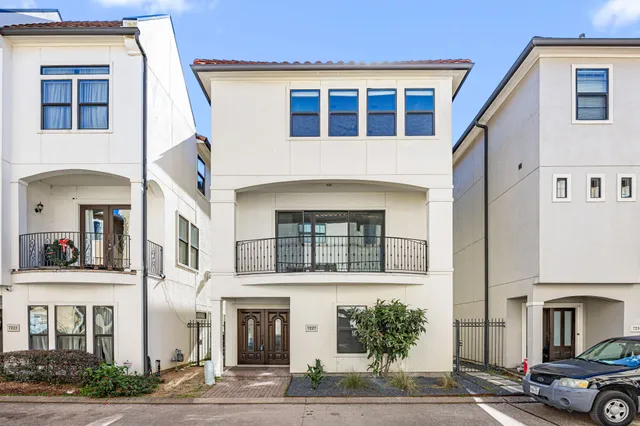 $3,000 | 7227 Laguna Villas, Houston, TX 77036